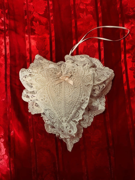 Lace Lovers Dangly Heart Cushion - HCNYD