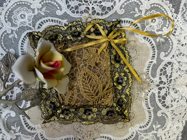 Lace Scented Sachet - CS1