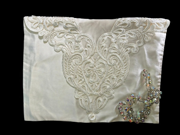 Pure Silk and Nottingham Lace Cream Lingerie/Travel Bag with Pearl Button - LBG401