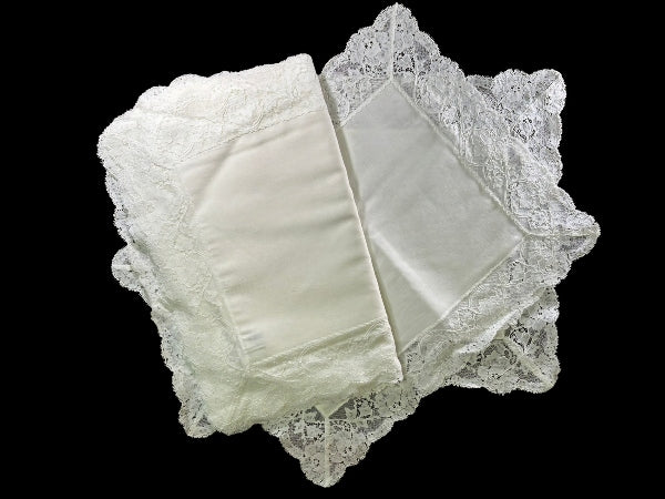 Nottingham Lace and Irish Linen Place Mat Set - PM136