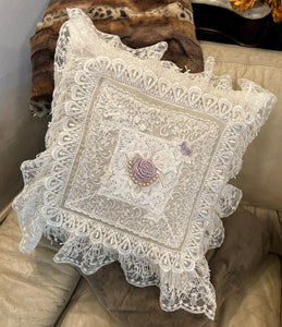 Lace Lovers Cushion - LLCN212