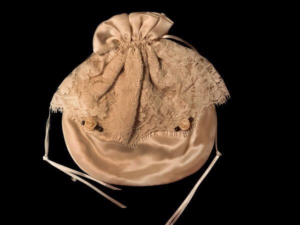 Ivory Silk Drawstring Purse with Nottingham Lace Trim and Rosebuds - PUR54