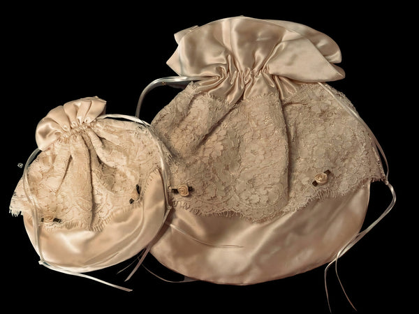 Ivory Silk Drawstring Purse with Nottingham Lace Trim and Rosebuds - PUR54
