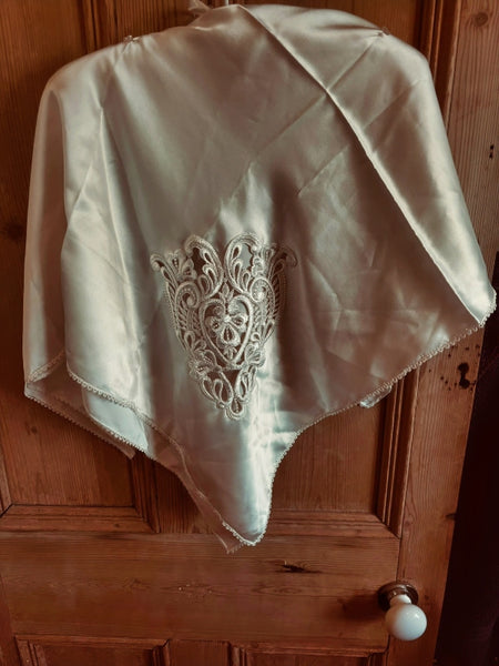 Large Cream Silk and Nottingham Lace Shawl - SH263