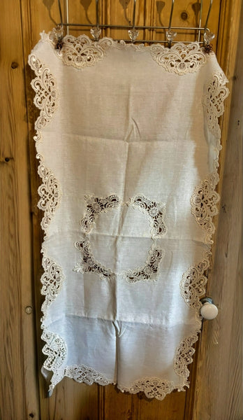 Edwardian Splendour Tablecloth and Napkin Set - TN6284