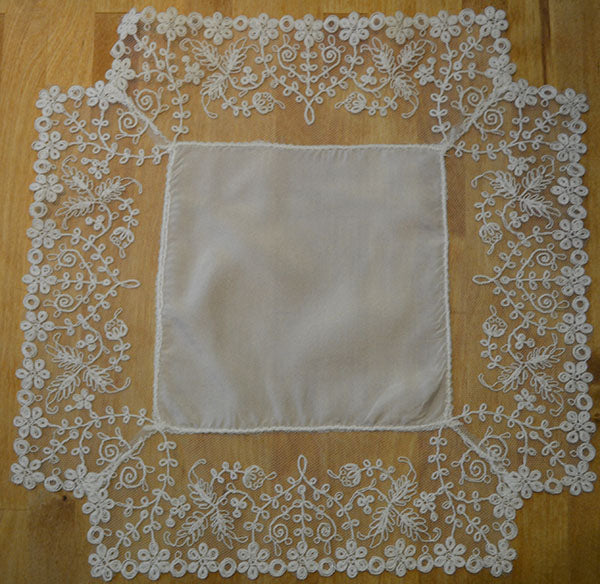 The Victorian Cuff Handkerchief - HF403