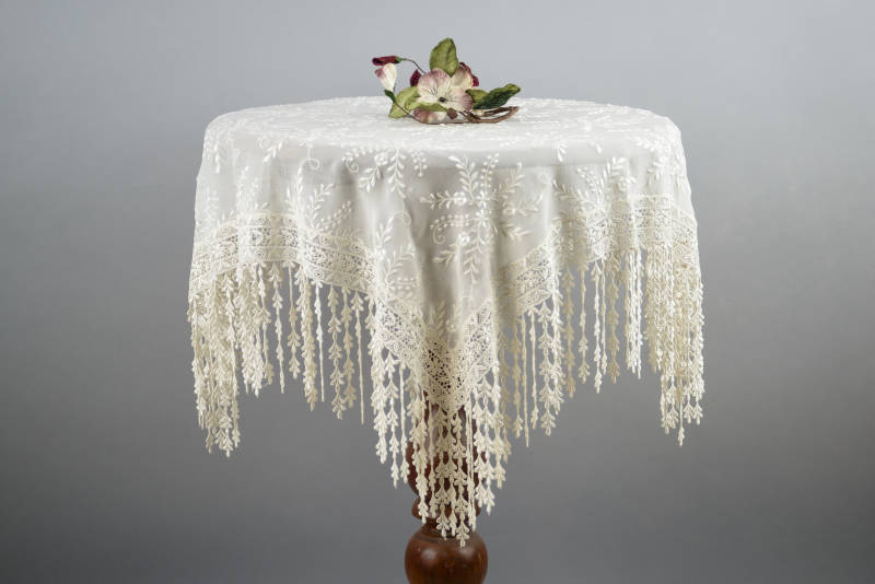 Drippy Lace Tablecloth - TC316